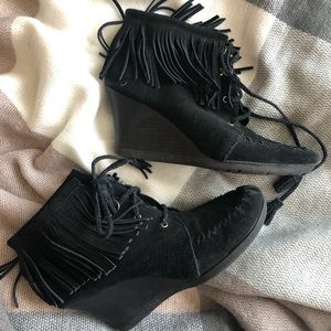 Minnetonka Lace Up Fringe Ankle Wedge Bootie